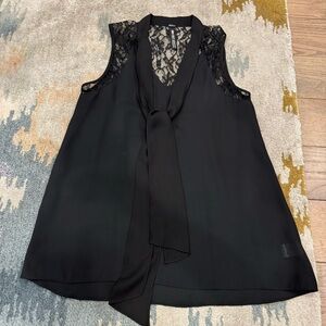 🚨Design Lab Tie Front Lace Detail Sleeveless Top